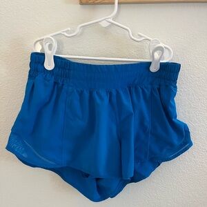Lululemon Hotty Hot Low-Rise lined shorts 2.5" Size 8